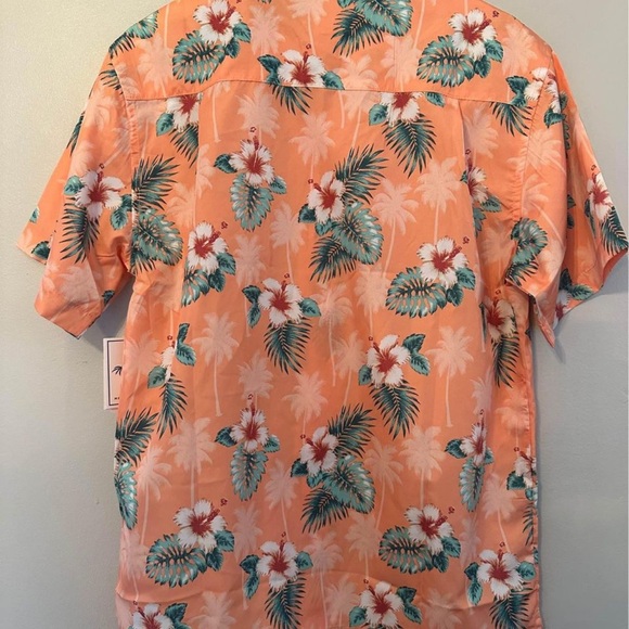 Brand New with tags
Surf & Swim Co Beachwear
Hawaiian / Beach Shirt - Picture 6 of 8